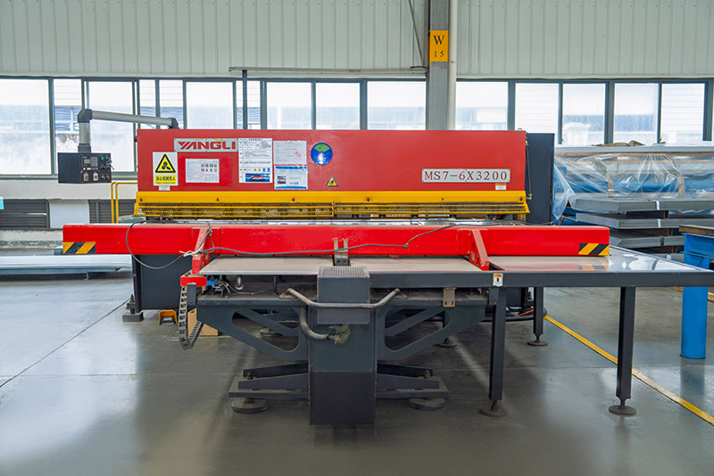 معدات المصنع