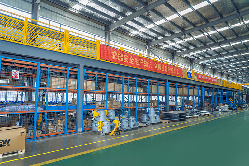 معدات المصنع